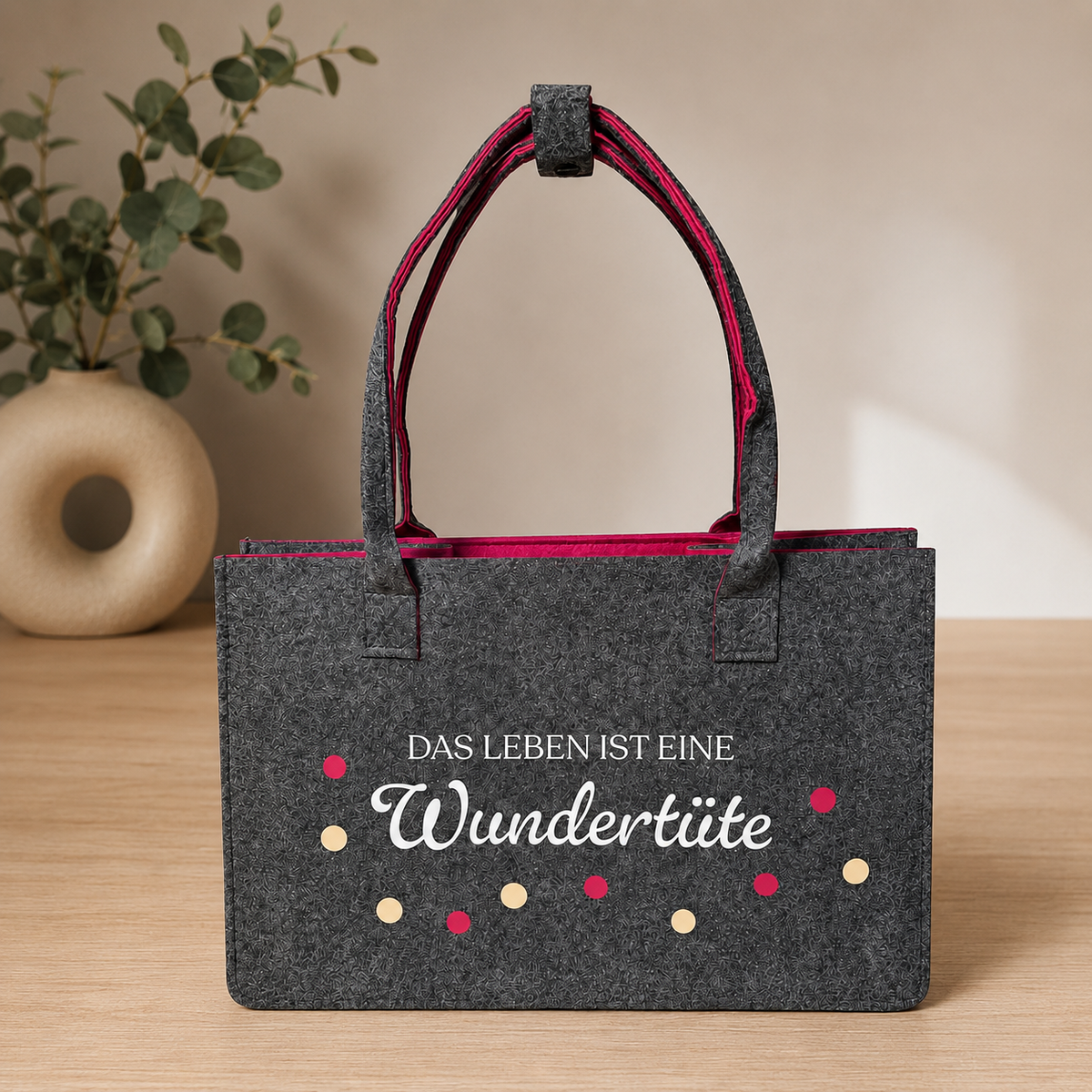 Filztasche „Wundertüte“ – Grau und Pink