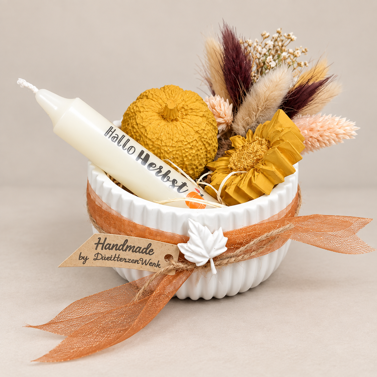 Herbstliches Deko-Set mit Hallo-Herbst-Kerze, Kürbis, Sonnenblume und Trockenblumen